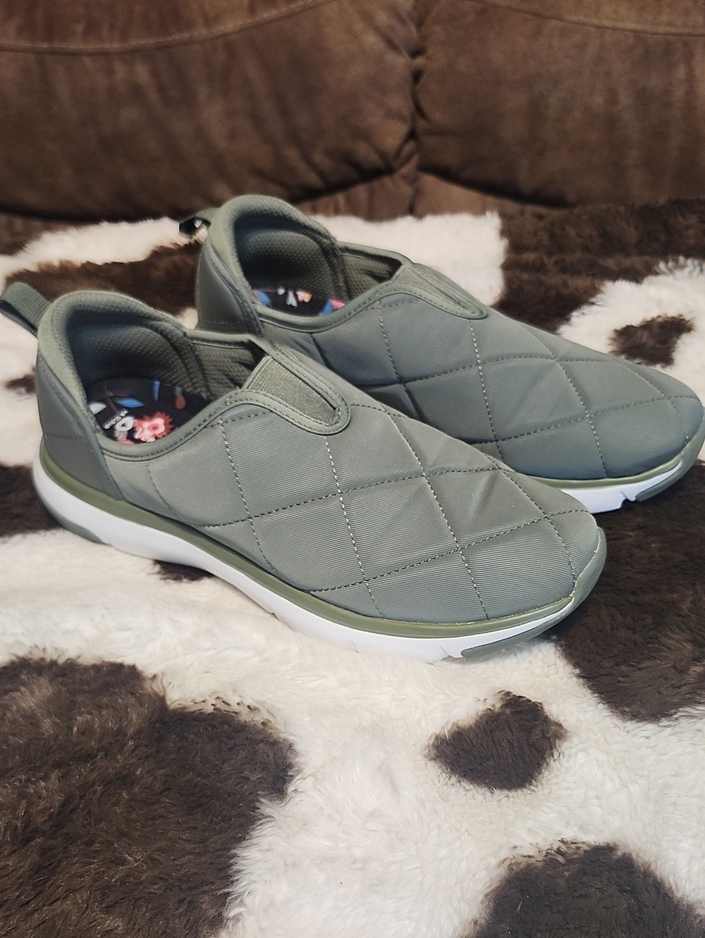 ❤️3 For 10.❤️Vera Bradley Quilted Slip-On Sneakers in Sage Green
